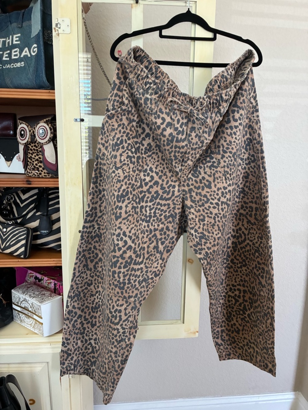 GAP women’s Leopard-Print Pull-On Barrel Jeans - Brown and Black